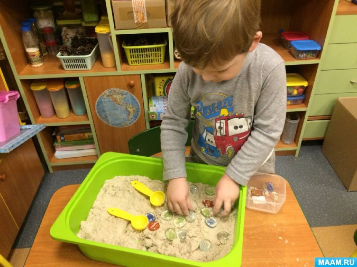 игры с песком для дошкольников. найди игру песок. найди игру песок. пескотерапия в детском саду. пес игра.