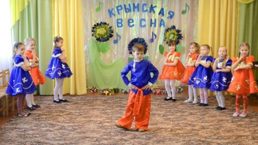 Смотреть фотографию №5 Фото №5 Сценарий придумывали вместе с коллегой песню Мы крымчане придумала сама и текст и музыку