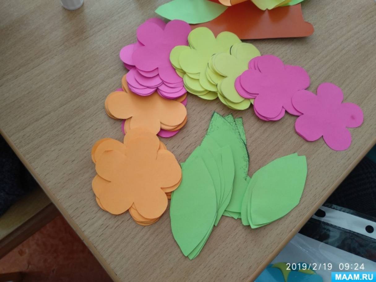 8 марта в средней группе с клоуном