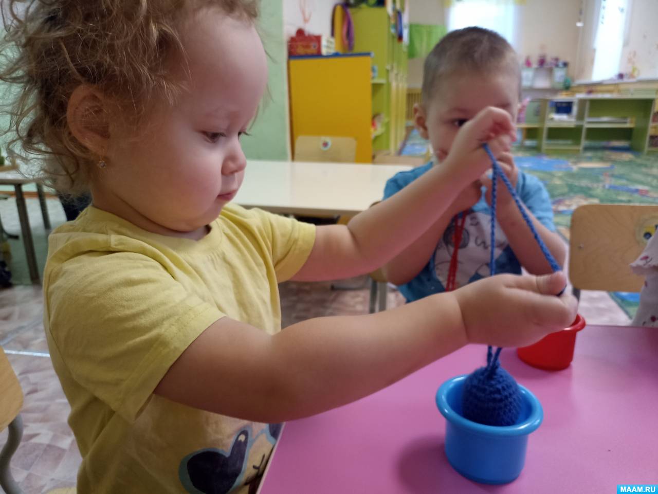 Работа воспитателя с детьми раннего возраста. Дети в садике. Работа воспитателя с детьми раннего возраста. Консультация для родителей культурно гигиенические навыки. Воспитательница в детском саду.