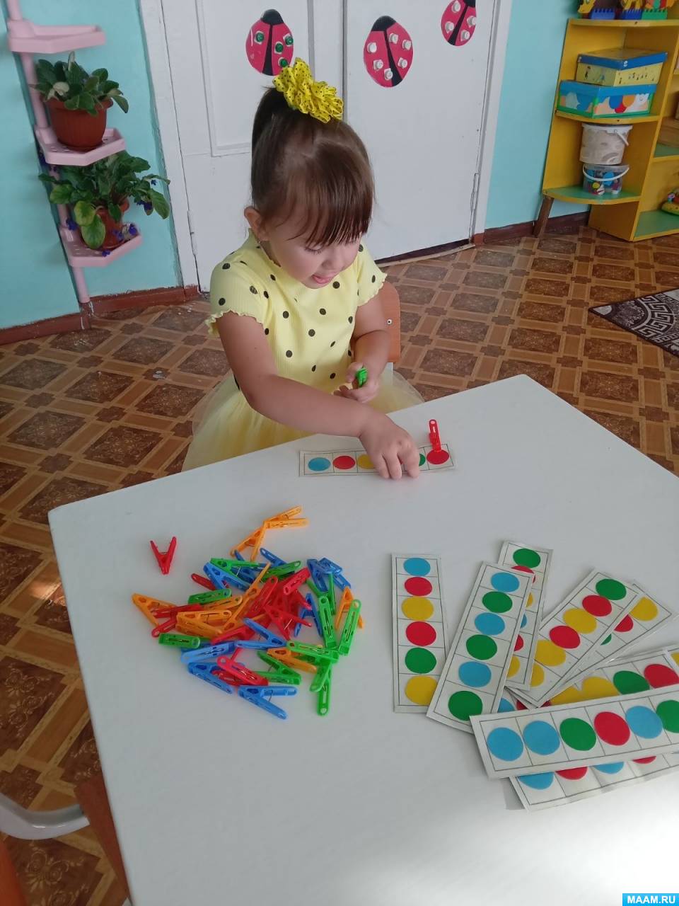 Дидактическая игра с прищепками «Найди такого же цвета» для детей 3–4 ...