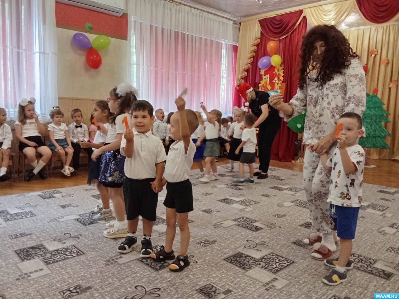 Фотоотчёт о проведении праздника «День знаний» в средней группе
