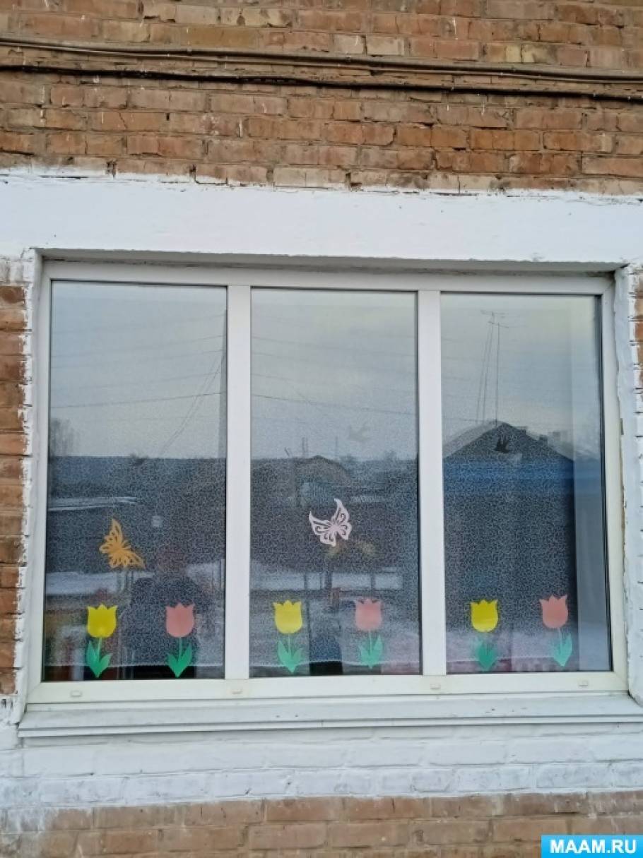 Фотоотчёт «Украшаем окна весной»