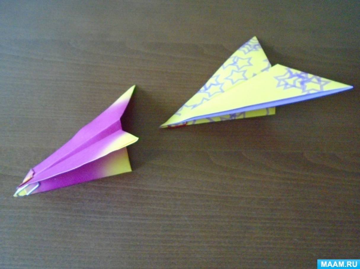 Мастер-класс по конструированию из бумаги «Самолетик из квадрата» для детей подготовительной к школе группы