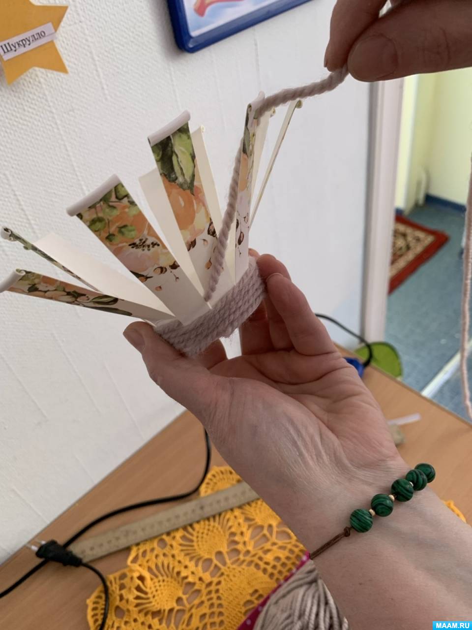 Корзинка из стаканчика бумажного