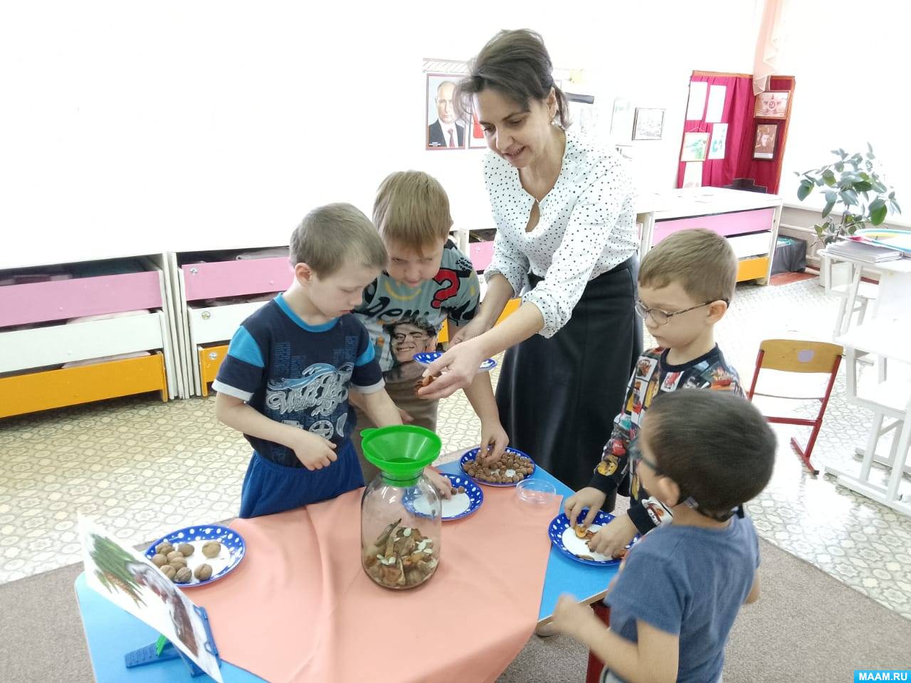 Смотреть фотографию №2 Фото №2 Каждый год мы с ребятами проводим акцию Покормите птиц зимой