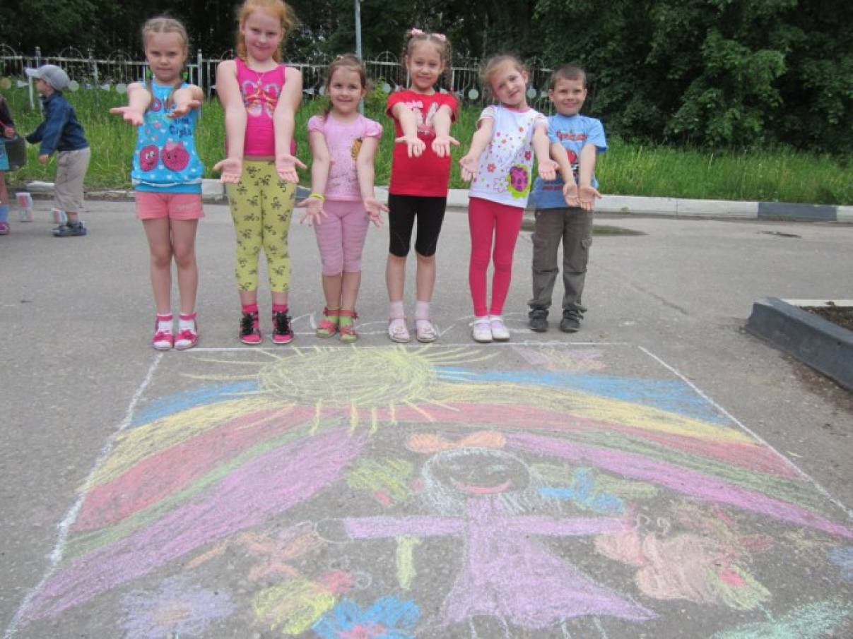 Поспешите! В Покровске завершается конкурс рисунков к Международному дню защиты детей
