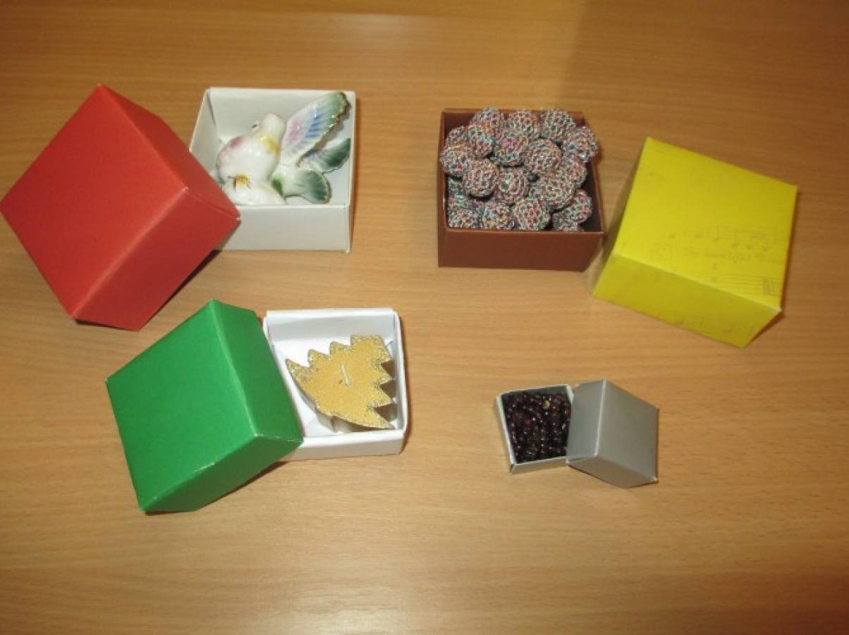 Коробки для киндер-сюрпризов своими руками и сделать коробку для подарков своими руками. Коробки своими руками, пошагово, из картона, бумаги, ткани, шаблоны, с крышкой, без крышки, квадратные, круглые, треугольные, в форме сердца