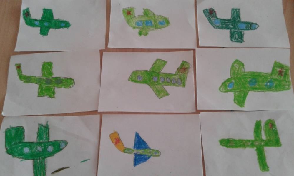 Рисование самолеты летят облаках средней группы. Комарова рисование самолеты летят. Рисование: «самолёты летят» (т.с. Комарова. Занятие 56). Рисование в старшей группе. Рисование самолет средняя группа.