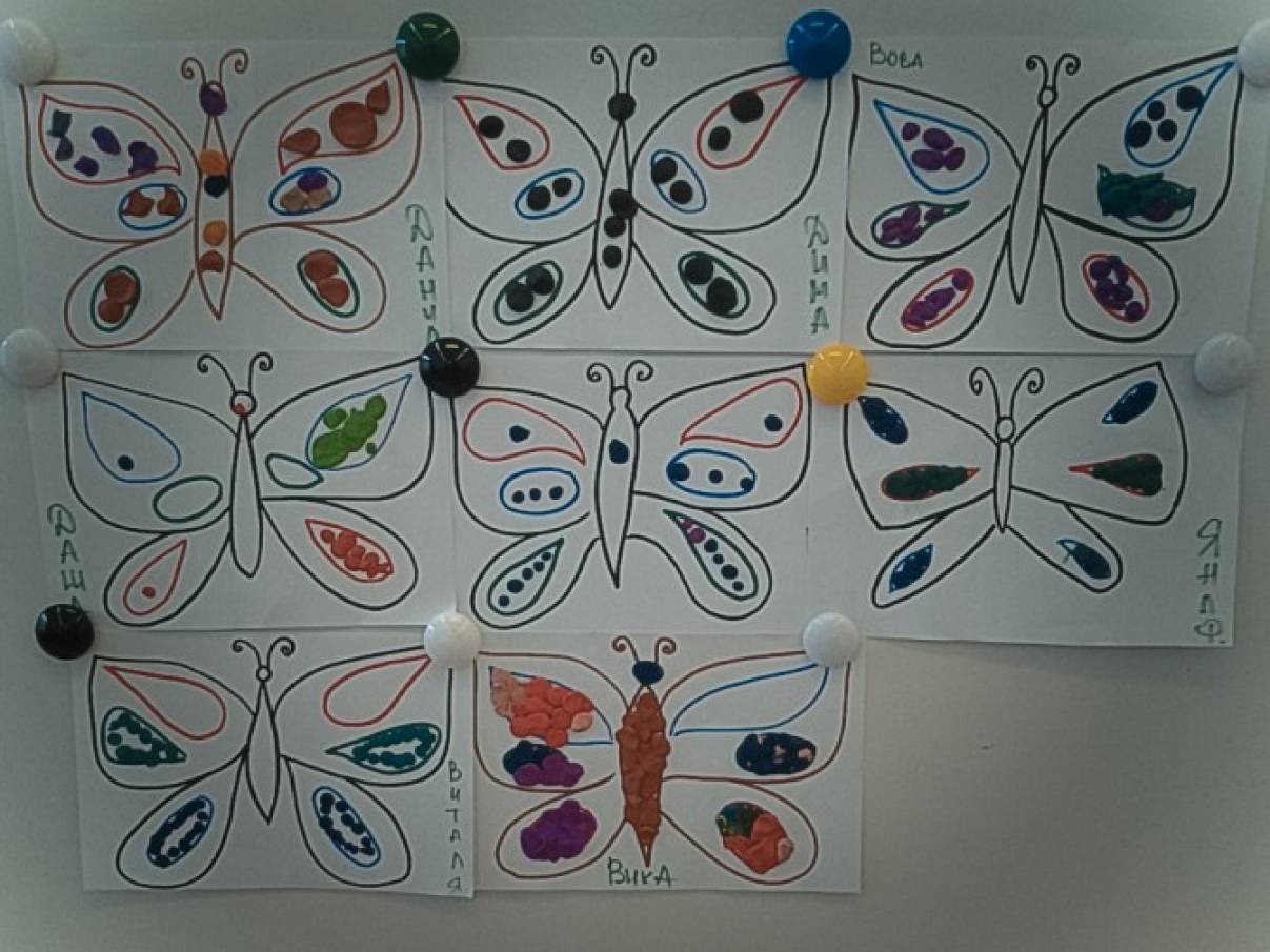 Занятие на тему насекомые в средней. Рисование насекомые старшая группа. Рисование насекомых в средней группе детского сада. Аппликация бабочка в средней группе. Рисование в старшей группе на тему насекомые.