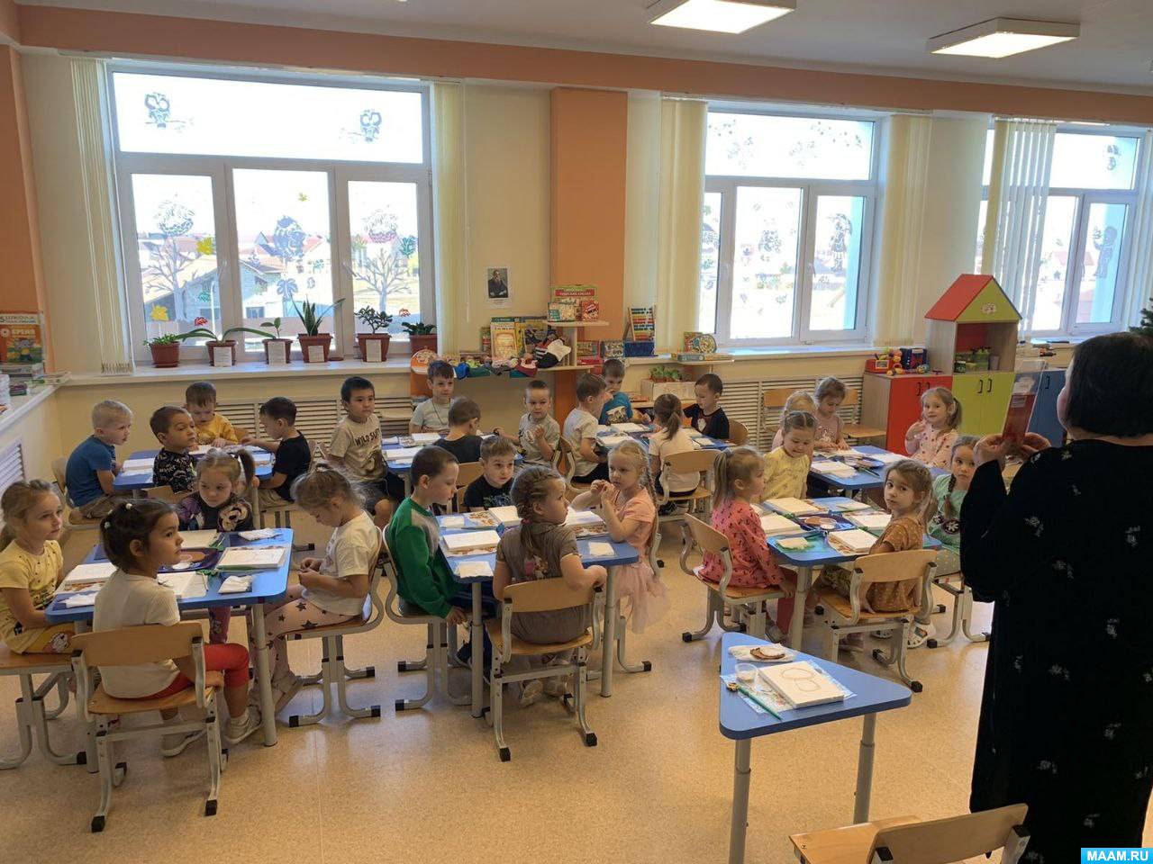 Смотреть фотографию №9 Фото №9 Изначально в Японии шелковые картинки в данной технике делали только из отслуживших своё кимоно разрезая его на мелкие лоскутки