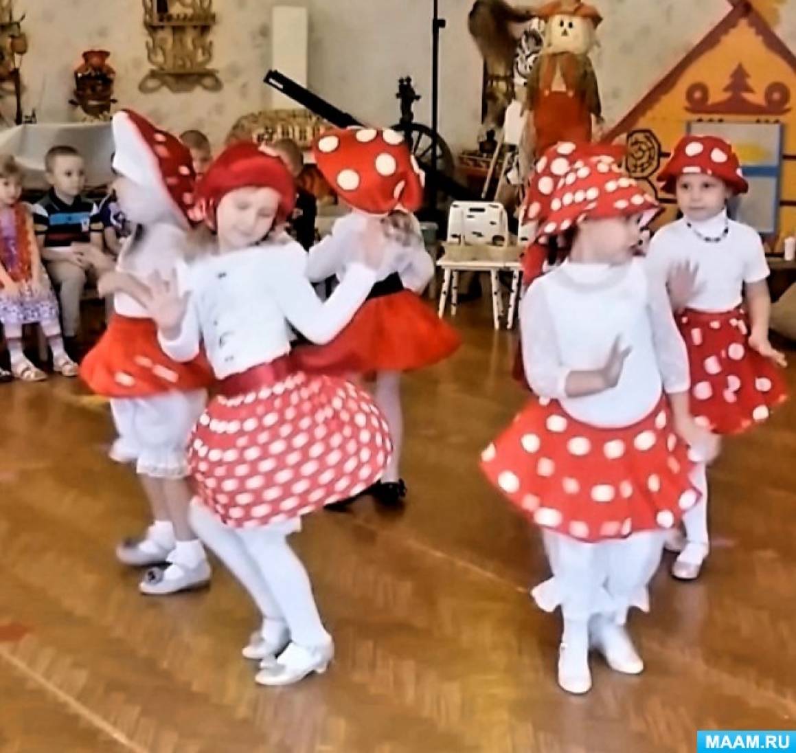 Танец мухоморы пареньки. Танец мухоморы пареньки