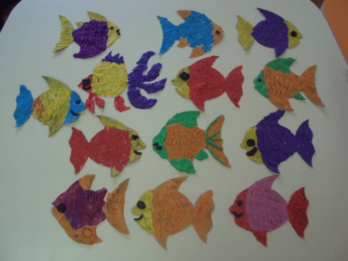 Тема аквариумные рыбки средняя группа. Пластилинография рыбка старшая группа. Лепка рыбка Колдина старшая группа. Рыбки средняя группа. Лепка рыбка старшая группа.