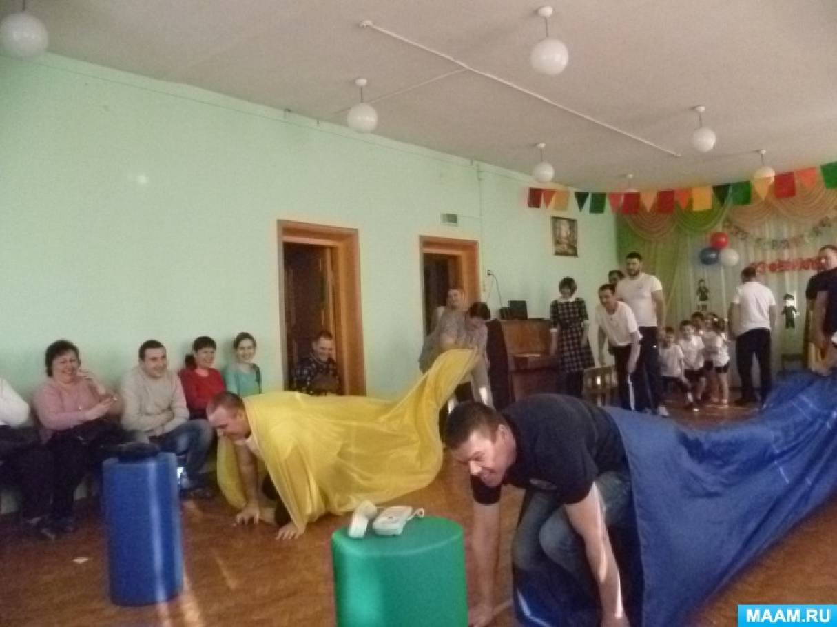 Смотреть фотографию №24 Фото №24 У меня в руках Приказ о предстоящих веселых учениях Приказ главнокомандующего праздника