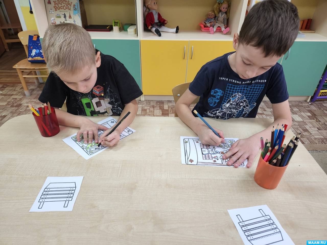 Фото «Котик на лавочке»