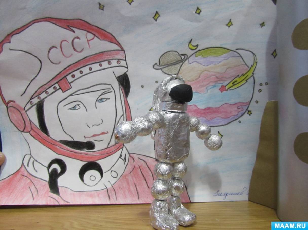 Работы ко дню космонавтики в детский сад. Поделки на тему космонавтики. Поделки посвященные Дню космонавтики. Мастер класс ко Дню космонавтики.