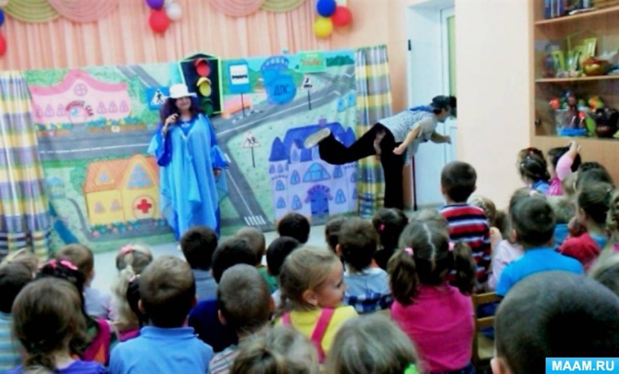 Смотреть фотографию №13 Фото №13 Этот замечательный инспектор ГАИ пришел к нам в детский сад на спортивное развлечение которое организовали наши замечательные коллеги физ