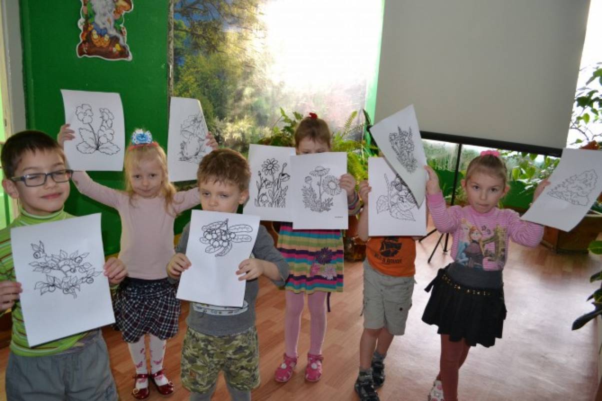 Полезное занятие на прогулке в лесу