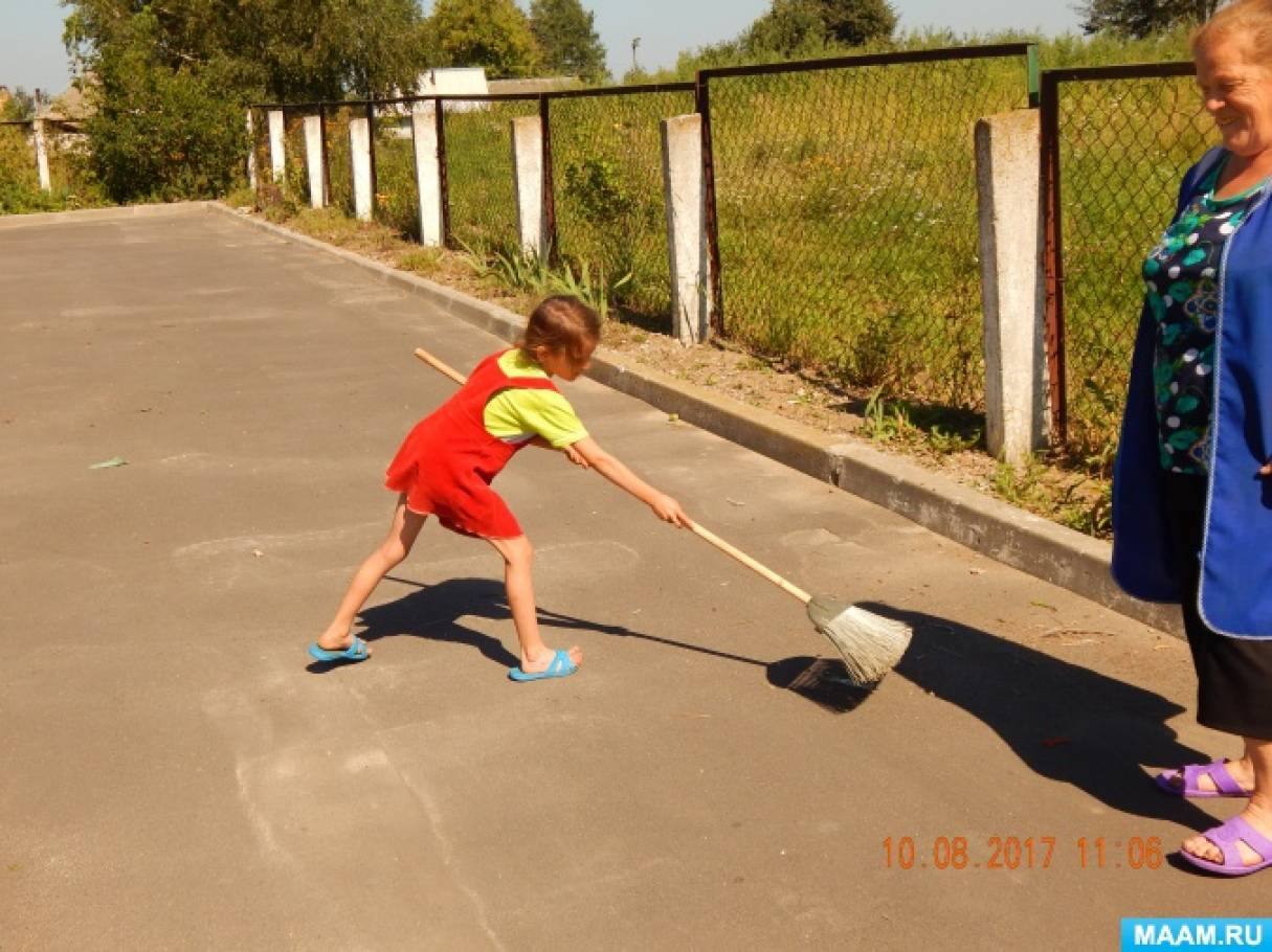 Наблюдение за трудом дворника в младшей группе. Наблюдение за дворником в старшей группе. Дворник занятие в детском саду в младшей. Наблюдение за работой дворника группа раннего возраста.