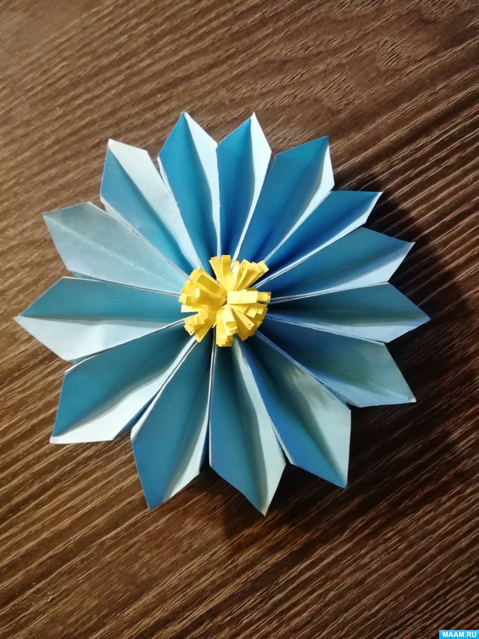 Мастер-класс по изготовлению поделки «Объемный цветок» из бумаги с использованием оригами и квиллинга