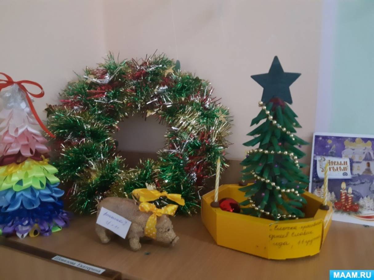 выставка новый год у ворот. новогодняя выставка рисунков в москве. выставка новый год у ворот. выставка новый год у ворот. название выставки новый год у ворот.