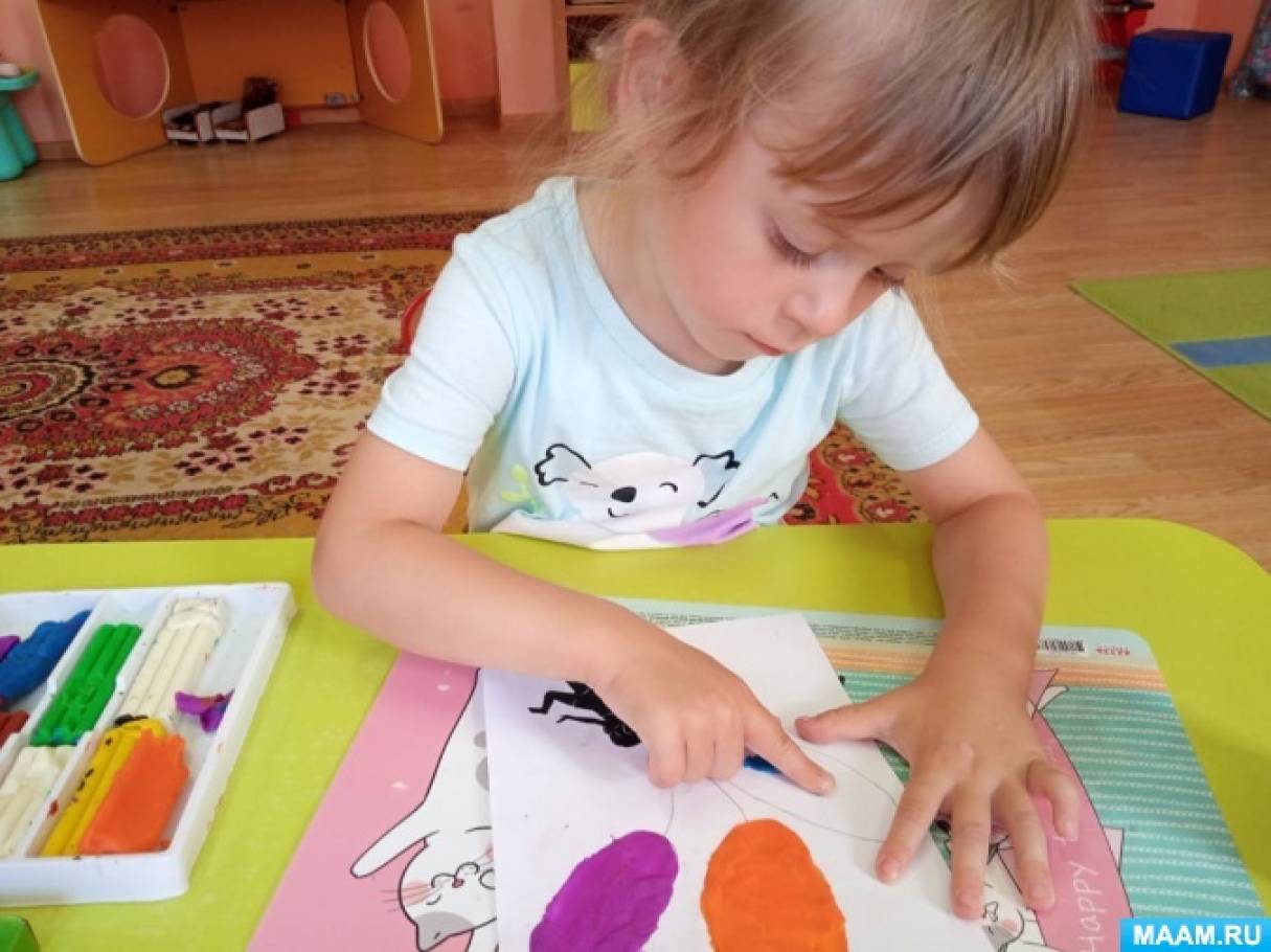 Аппликация в технике пластилинографии «Девочка с шарами» для младшего ...