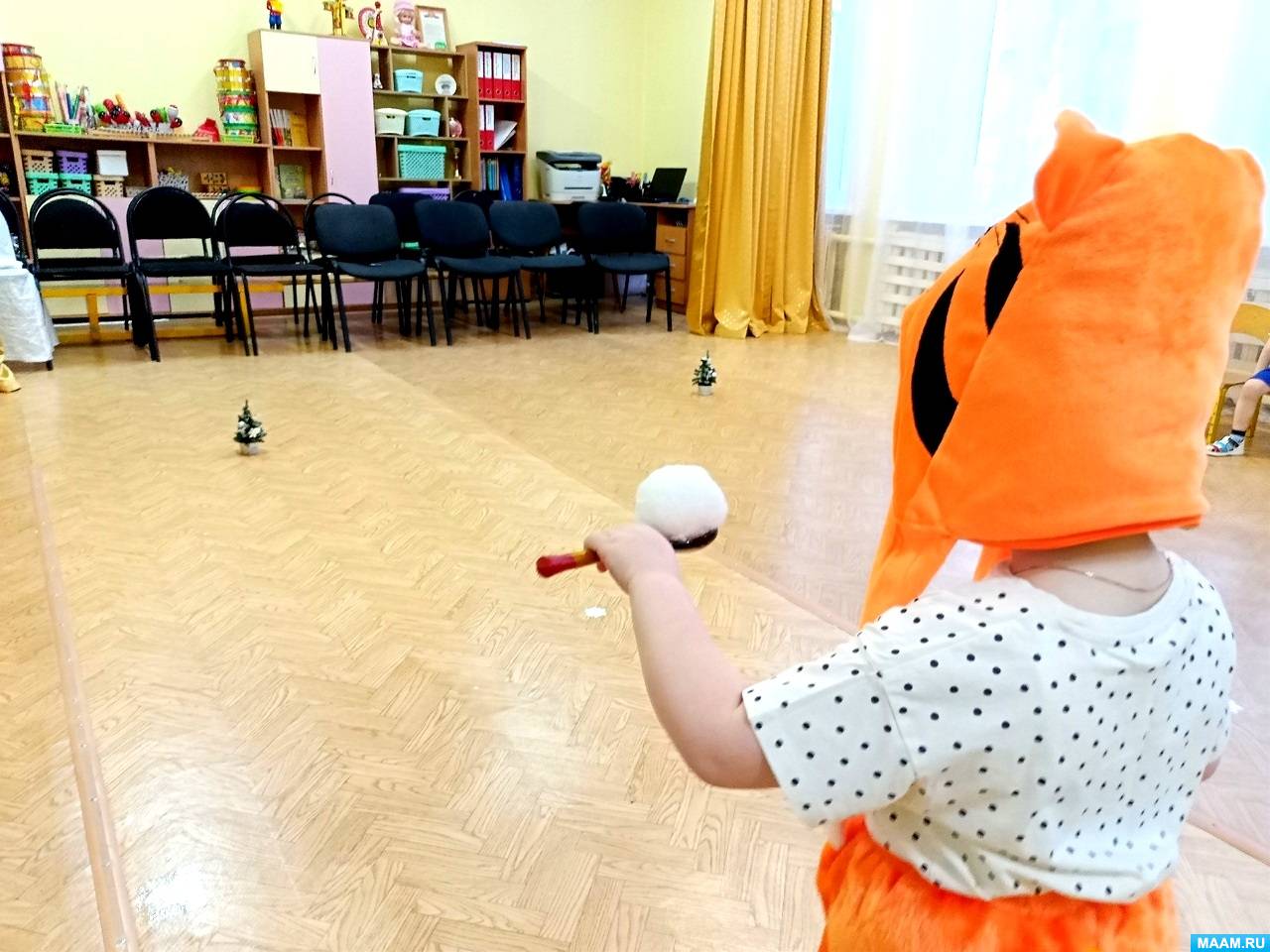 Смотреть фотографию №8 Фото №8 Но заканчивается праздник начинаются будни и приходит время прощаться с нашей красавицей Ёлочкой