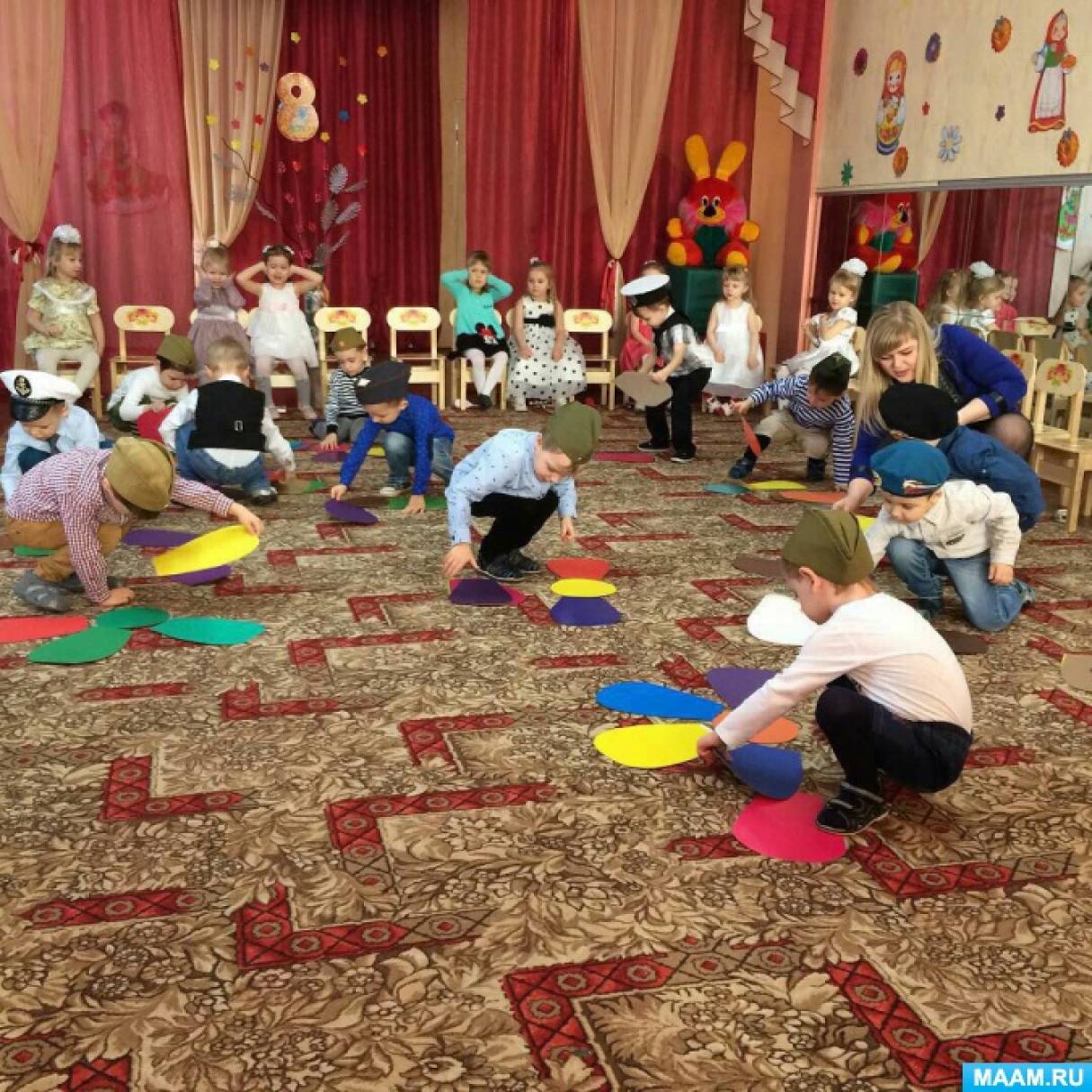 Смотреть фотографию №1 Фото №1 Сценарий утренника к марта во второй младшей группе Разноцветные цветочки для мамочек воспитатель Багно Елена Николаевна Цель Создать праздничное настроение детей