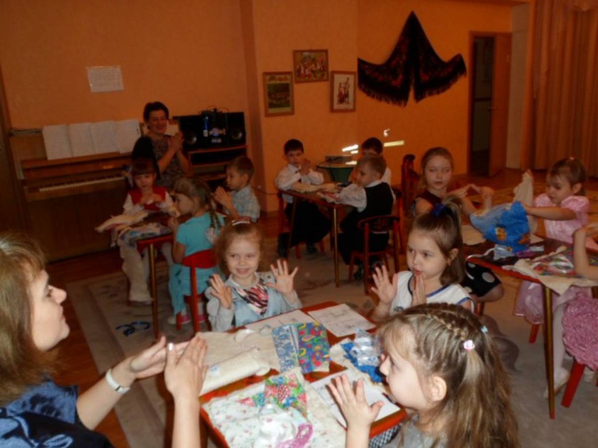 НОД в подготовительной группе детского сада «Знакомство с народной куклой» Фото НОД в подготовительной группе детского сада «Знакомство с народной куклой»