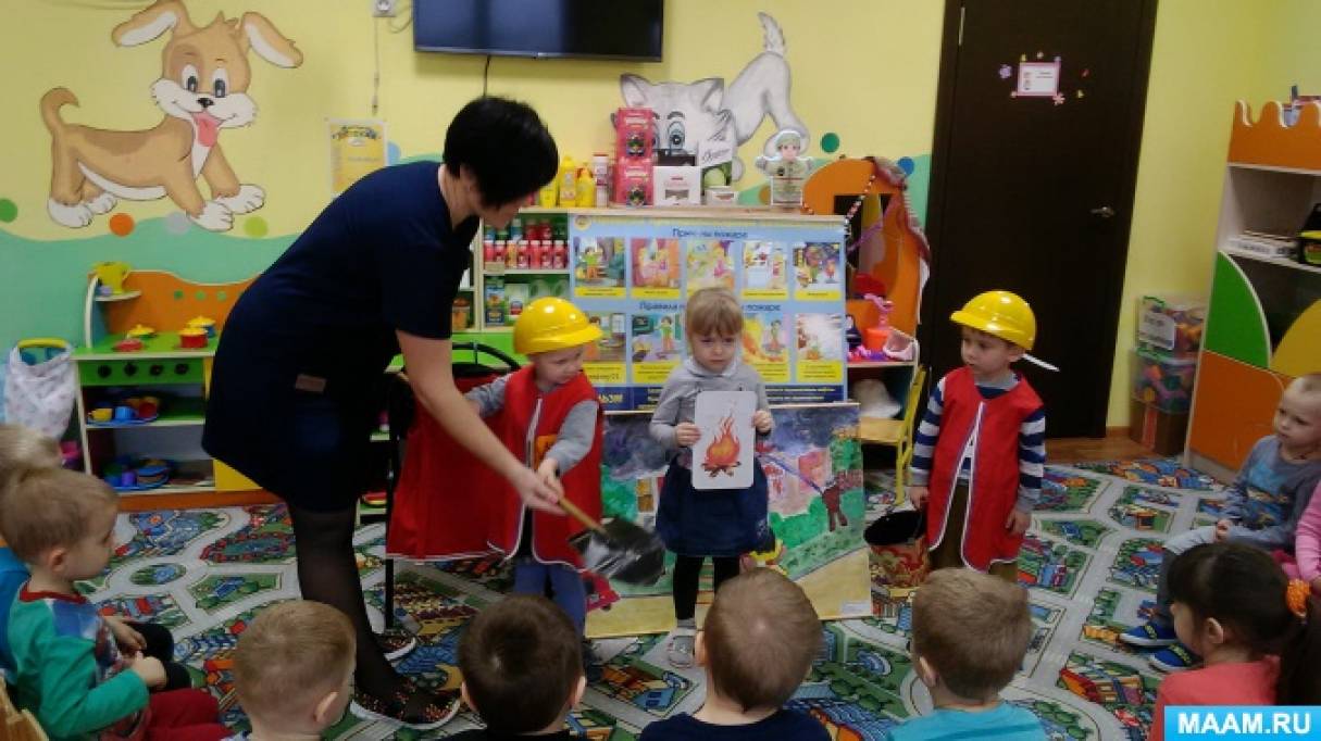 Пожарный уголок 2 младшая группа детского сада. По пожарной безопасности в подготовительной группе. Занятие по противопожарной безопасности в средней группе. Неделя пожарной безопасности в детском саду старшая группа. Занятие с детьми по пожарной безопасности в детском саду.