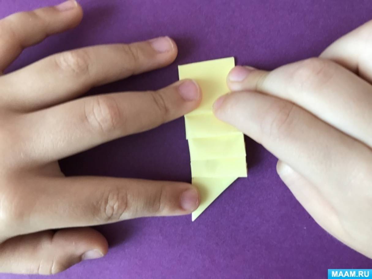 Как сделать гусеницу: пошаговые поделки для детей