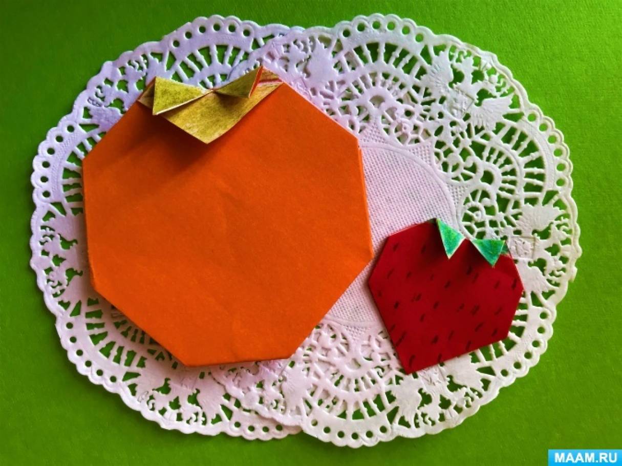Мастер-класс по оригами «Ягоды: хурма и клубника» для детей старшего дошкольного возраста