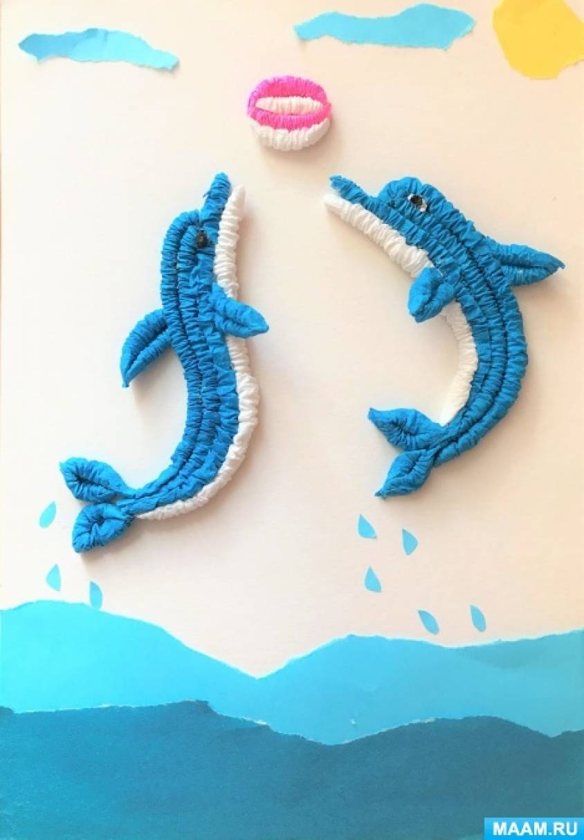 Аппликация из бумаги и гофротрубочек «Дельфины в море» для детей старшего дошкольного возраста