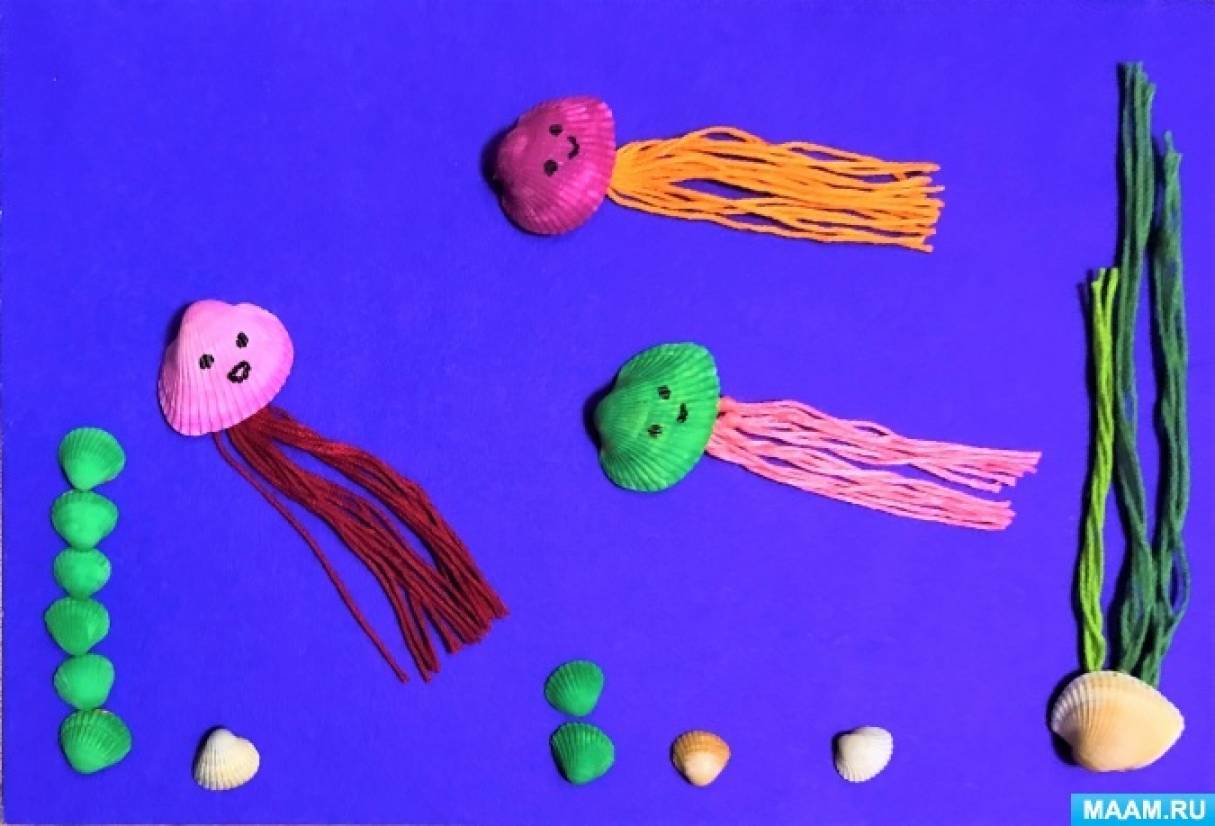 Аппликация из морских ракушек и ниток «Медузы» для детей дошкольного возраста