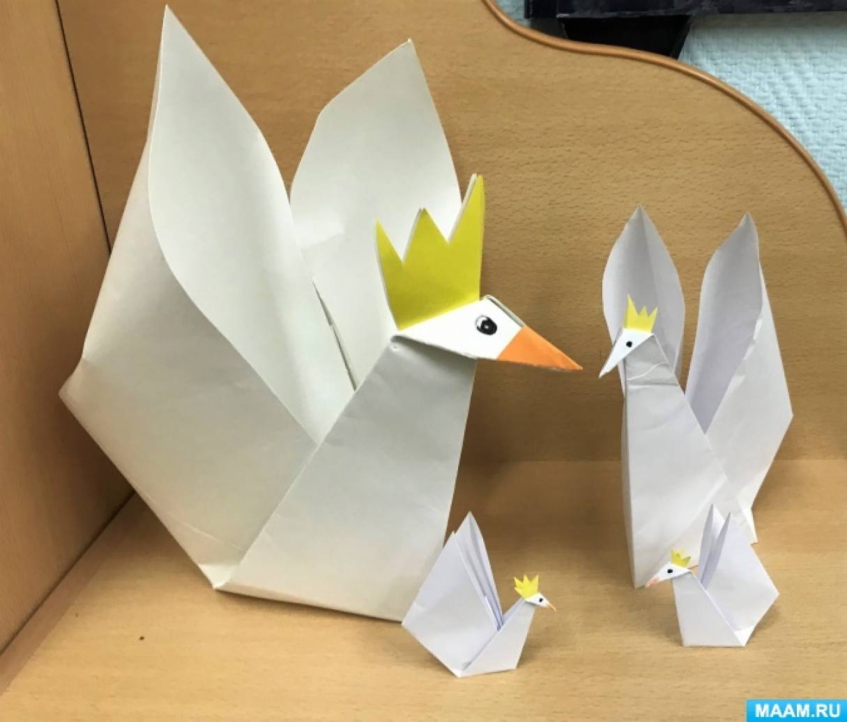 Лебедь-оригами из бумаги: как удивить ребенка