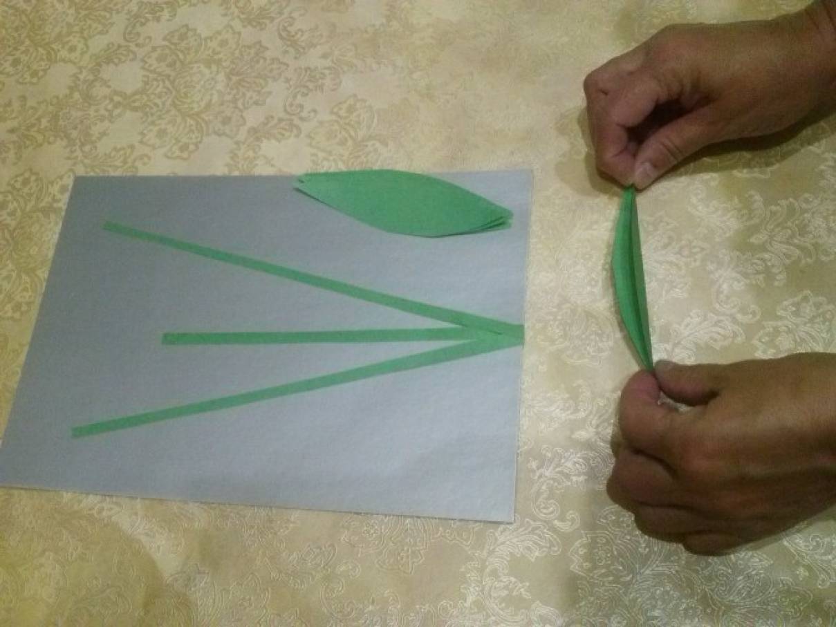 Цветы из ватных палочек. Звездочка из ушных палочек. Самолёт из ушных палочек. Арбалет из палочек от мороженого. Домик из ватных палочек.