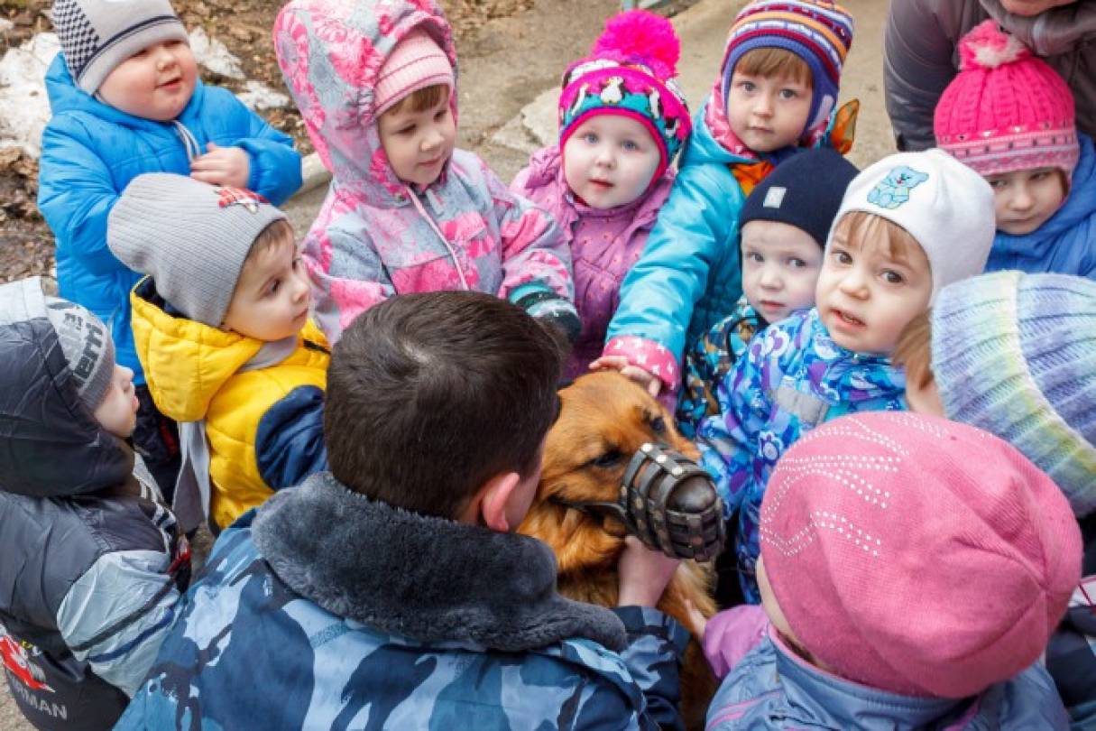 Рисуем собаку с ребенком 2 года