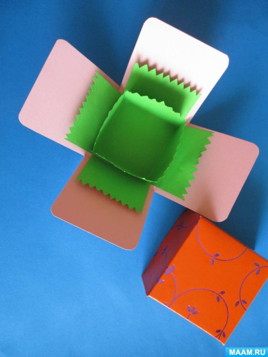 взрывающаяся коробка с сюрпризом