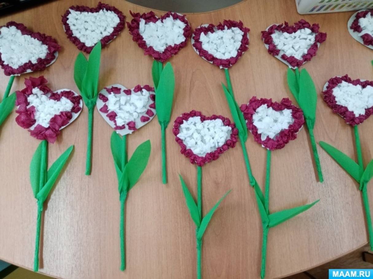 Мастер-класс по изготовлению сувенира в старшей группе ко Дню всех влюбленных «Цветок-валентинка для мам и пап»