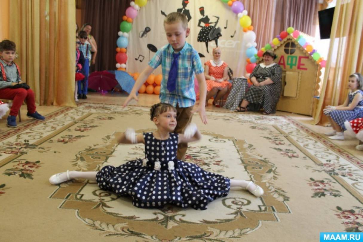 Смотреть фотографию №17 Фото №17 На праздник к выпускникам пришёл корреспондент весёлый