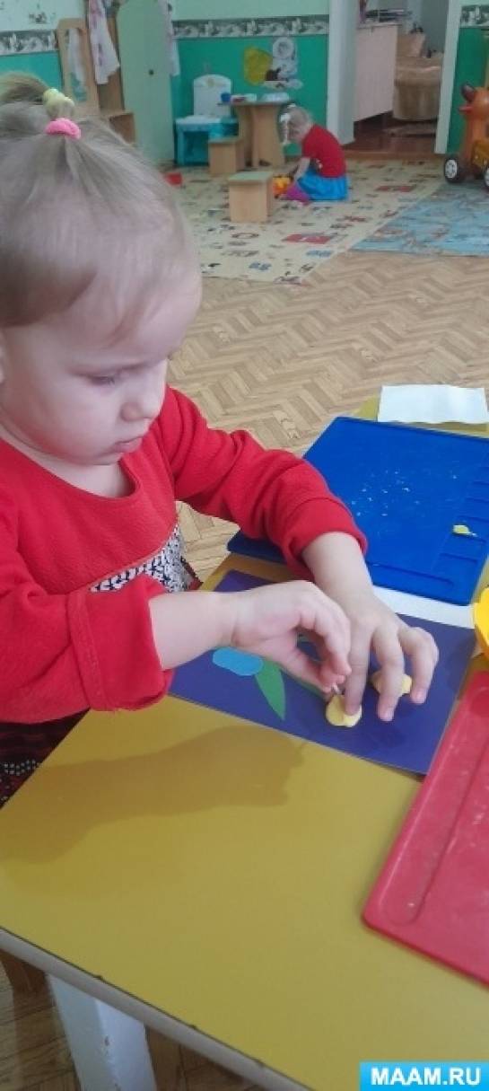 Смотреть фотографию №4 Фото №4 В этот день папы поздравляют своих жён и мам дарят им цветы