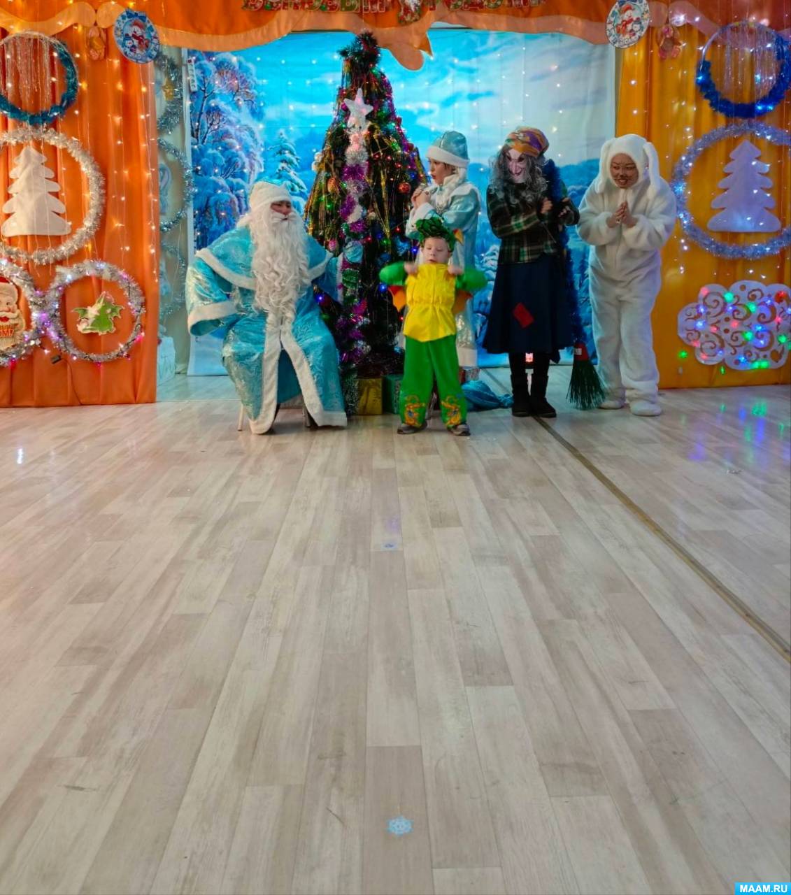 с наступающим 2024 годом воспитателям. новогодняя открытка. новогодняя открытка. с новым годом поздравления про род. новогодние открытки с наступающим 2023 год кролика.