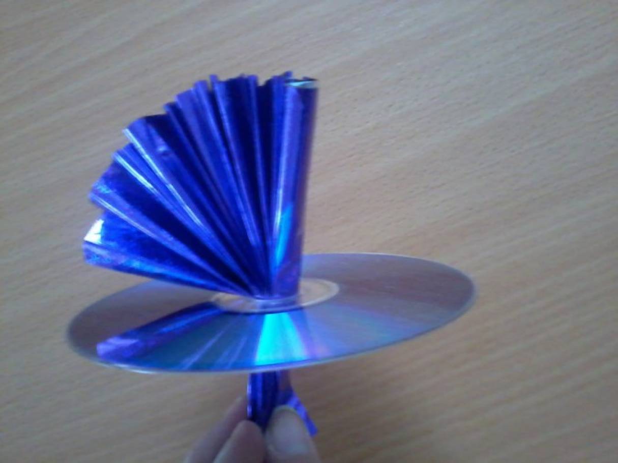 Мастер-класс «Гирлянда из дисков» для оформления участка (9 фото ...