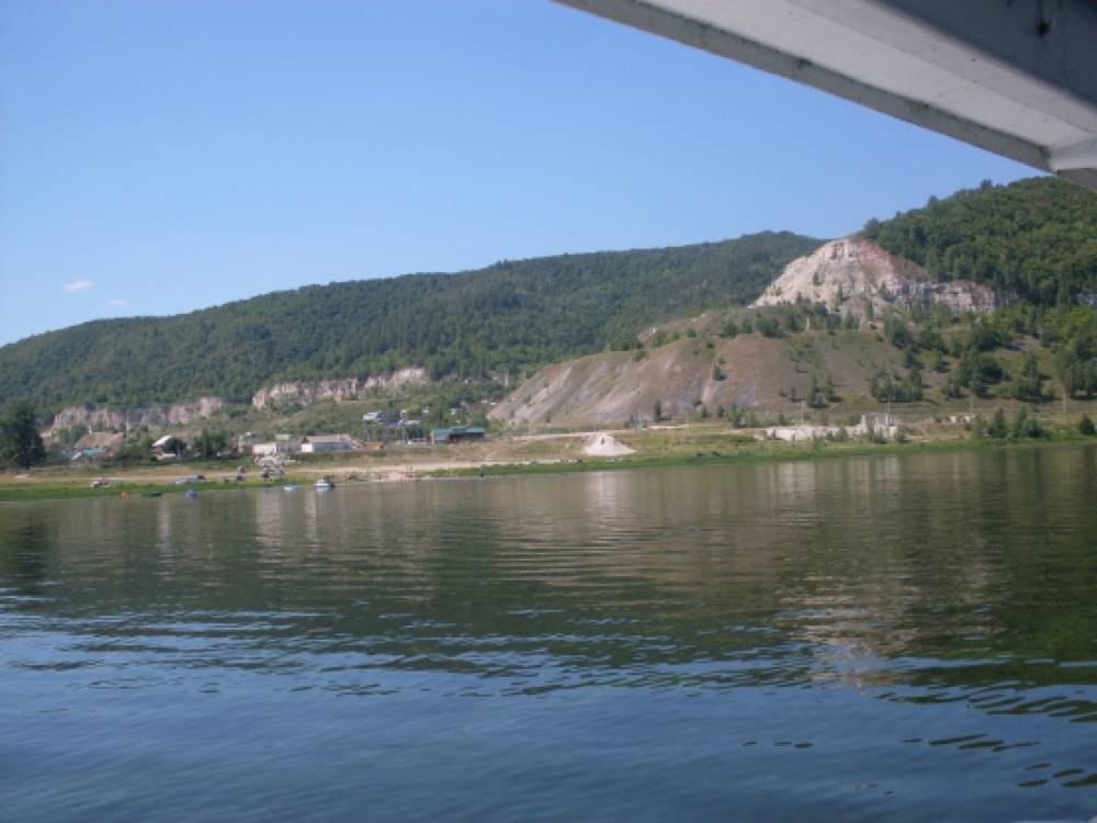 Смотреть фотографию №4 Фото №4 Находится село в долине Ширяев буерак овраг между горами