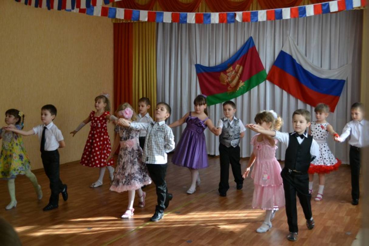 Танец «Россия» Фото Танец «Россия»