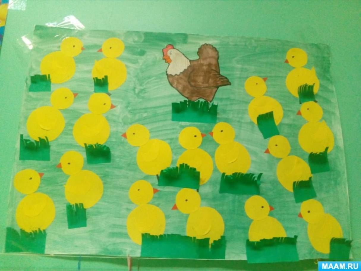 Аппликация цыпленок во второй младшей. Курица с цыплятами аппликация младшая группа. Коллективное рисование в средней группе. Коллективное рисование в младшей группе. Коллективная работа в ясельной группе.
