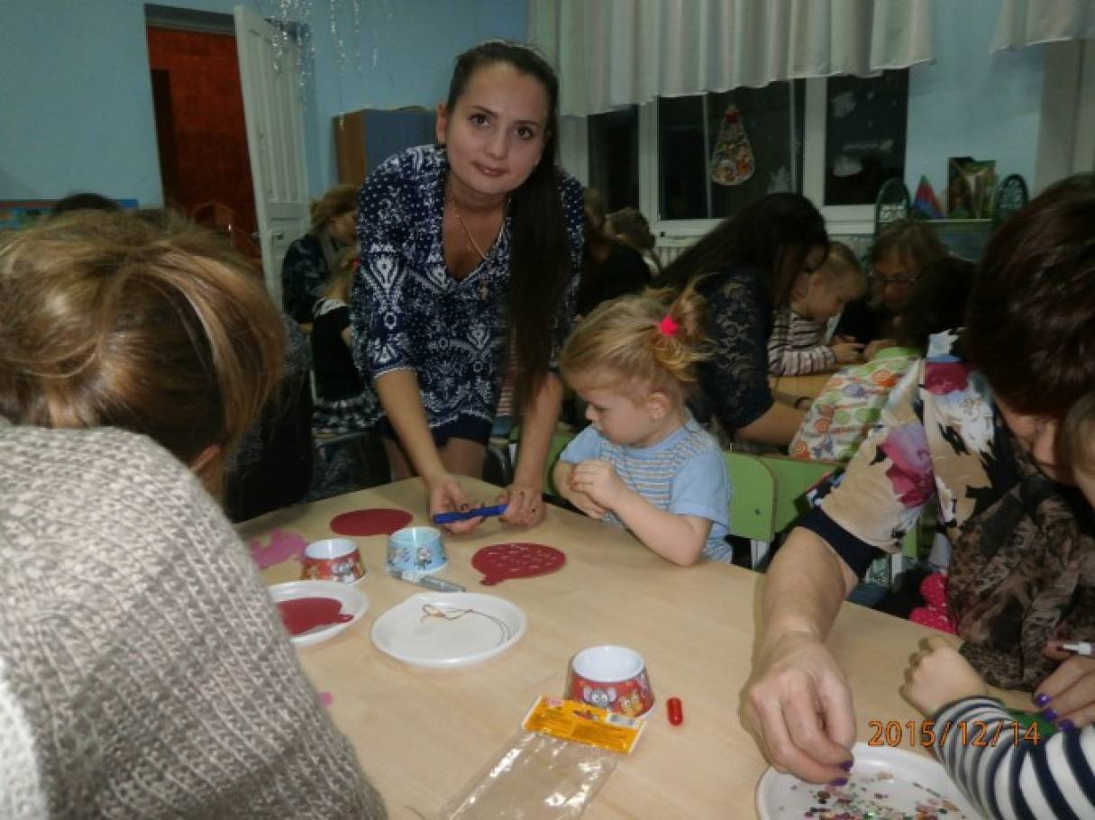 Новогодняя игрушка с ребенком 4 года