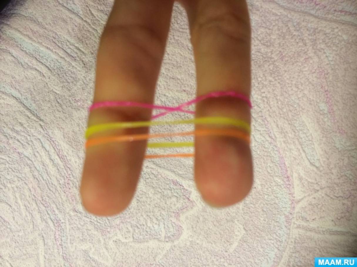 Плетем браслеты из резинок вместе - краткое наставление