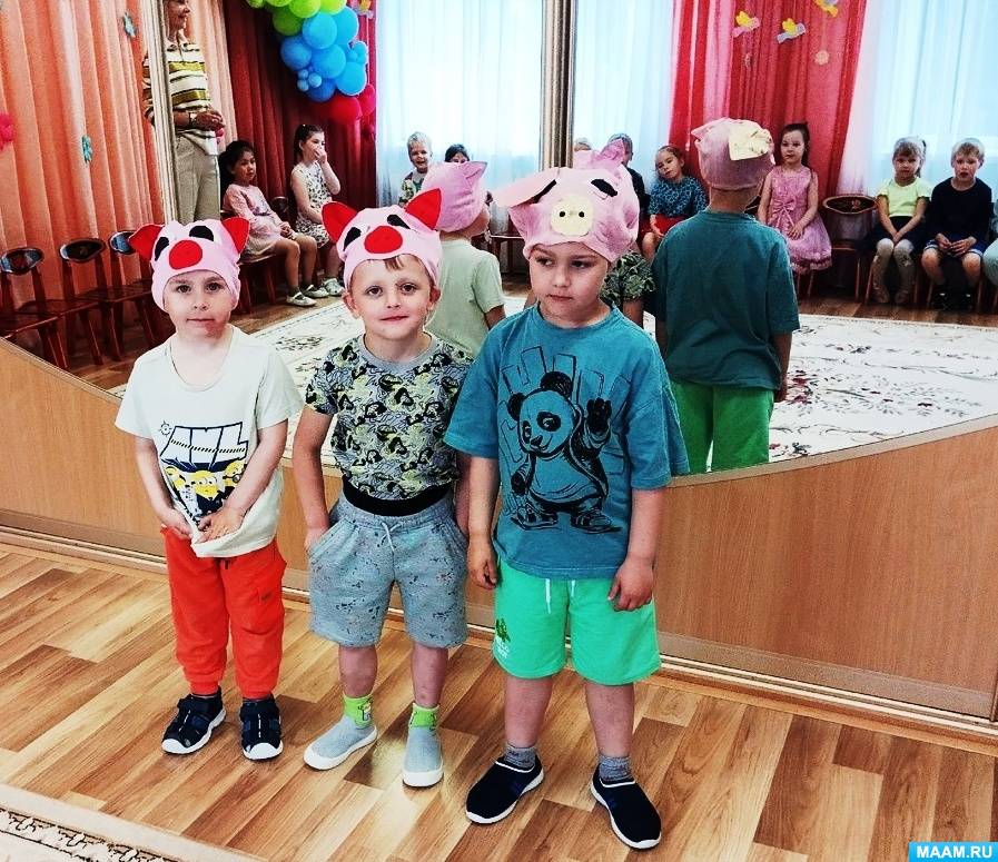Смотреть фотографию №1 Фото №1 В гостях у трёх поросят