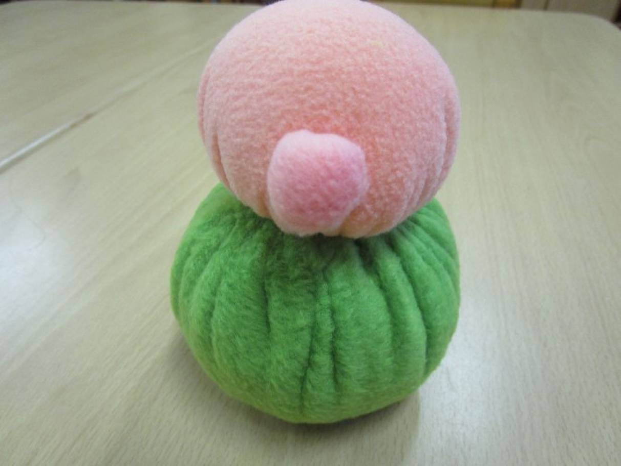 Скандинавские гномы из носка. Забавные гномики помпоны. Игрушки из помпонов дошкольникам. Новогодний гном крючком мк. Мороженое из помпонов.